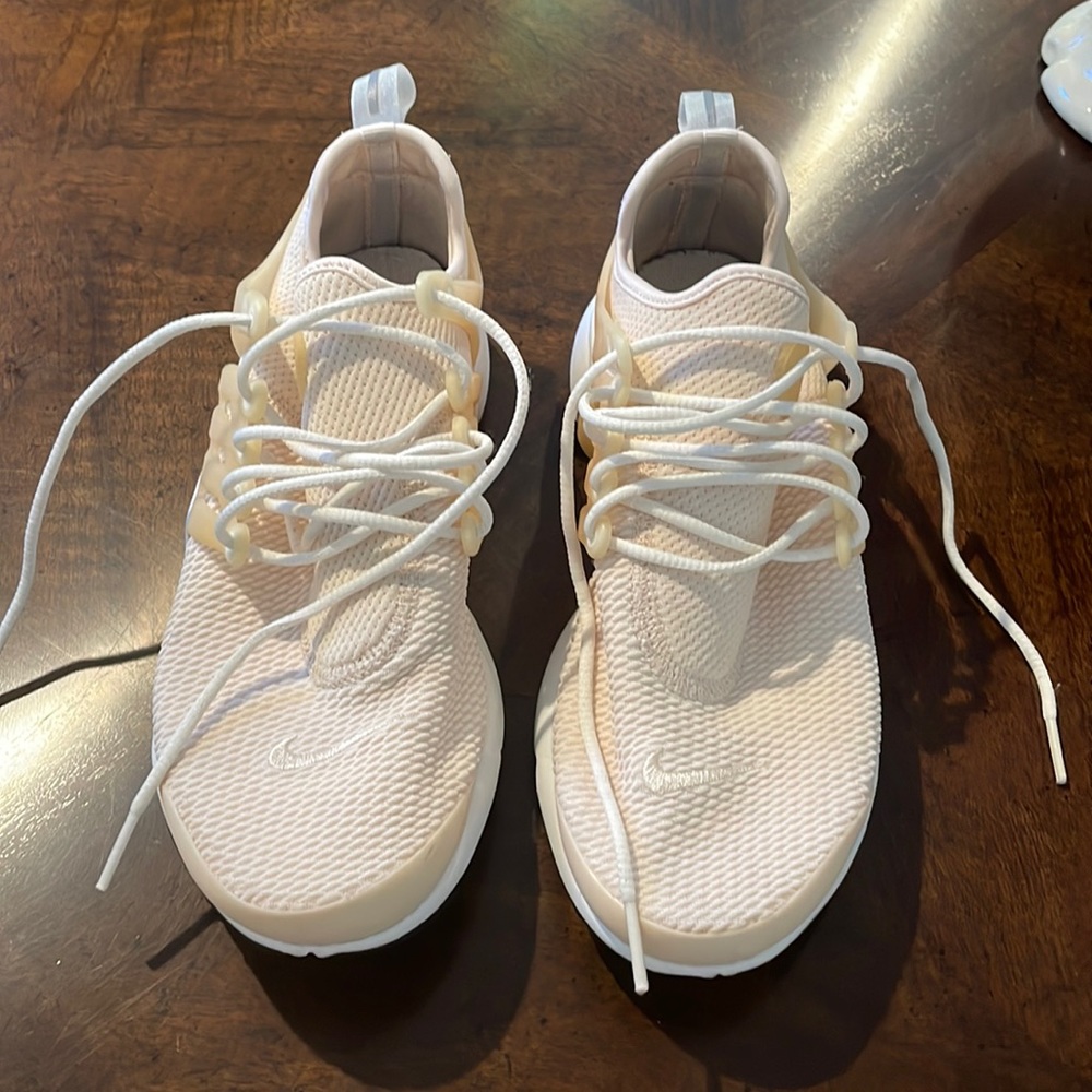 Nike Presto in Pastel pink